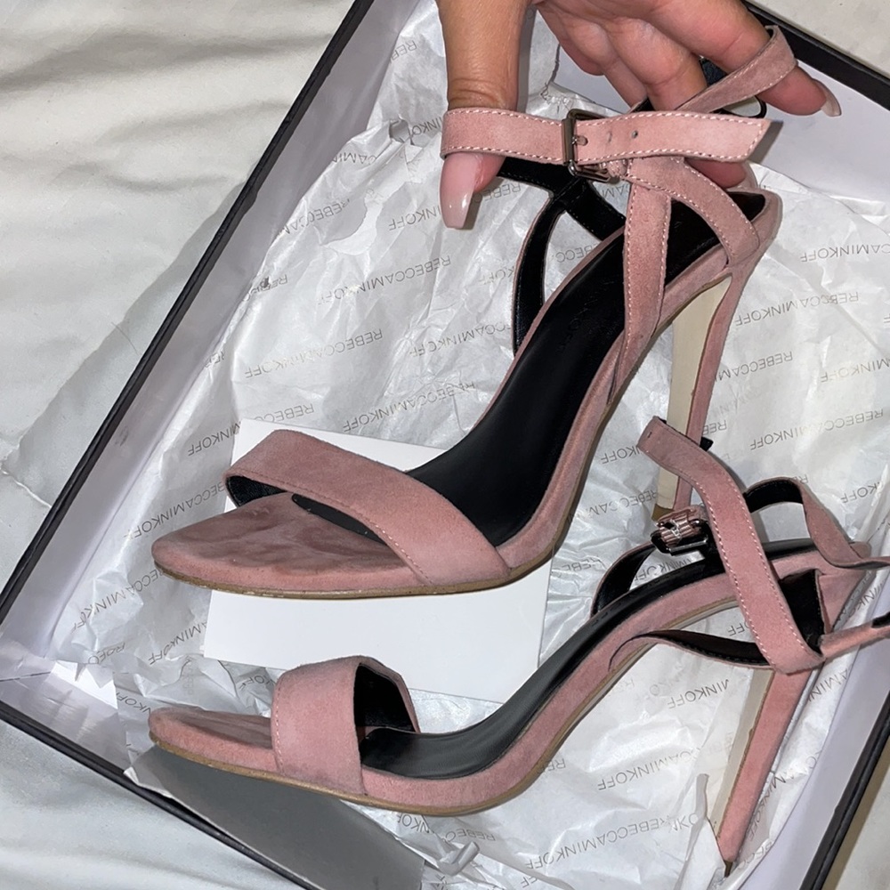 Pink heels - Picture 2 of 3